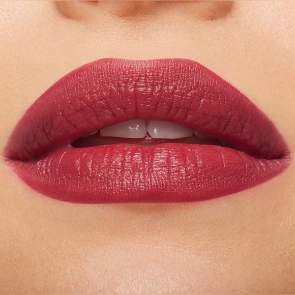 New "Keep Dreaming" Macximal Silky Matte Lipstick - Picture 8 of 11